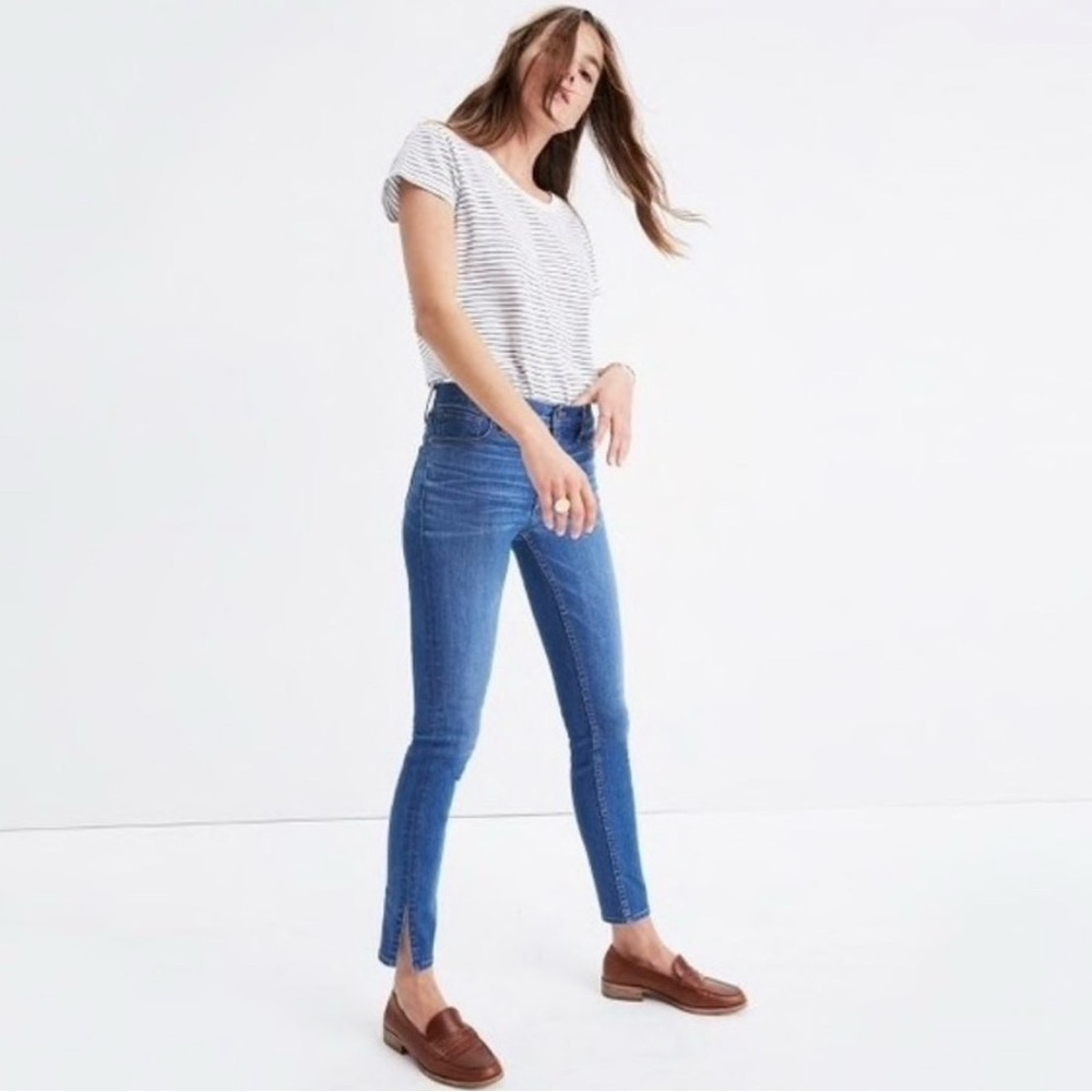 Size 29 Madewell 9” high rise Skinny Jeans with side slit